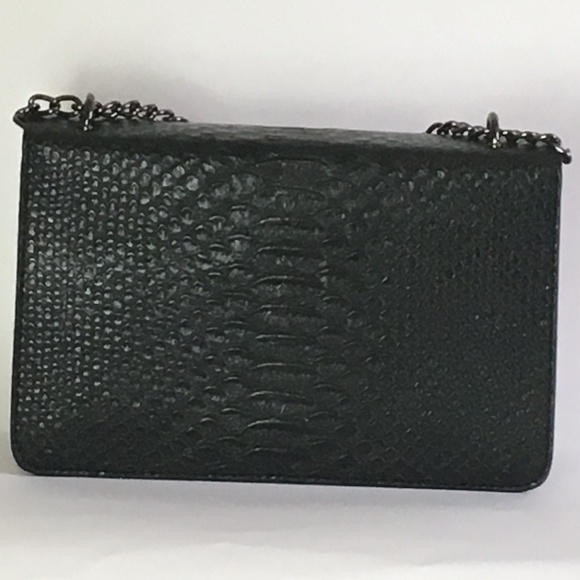 Chain Link Shoulder Bag - Picture 2 of 4